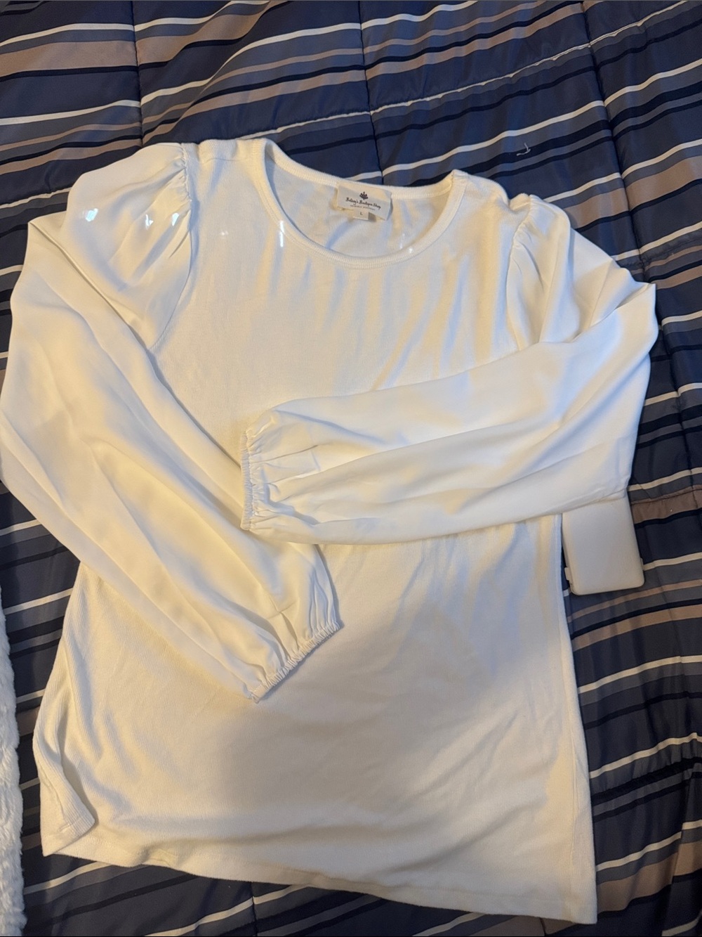 Betsy‘s boutique White Puff-Sleeve Long Sleeve Blouse